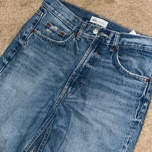 Zara Highwaisted Straight Jeans